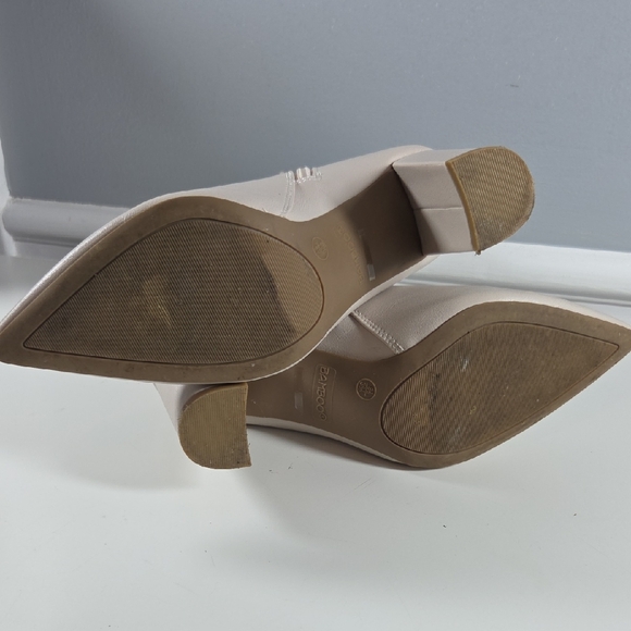 BAMBOO Cream Heeled Boots - Picture 5 of 6